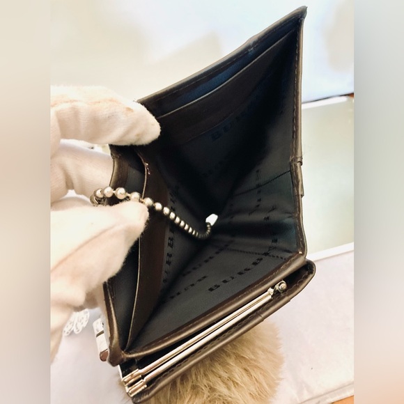 Burberry Nova Check Kisslock Compact Wallet - Picture 15 of 16